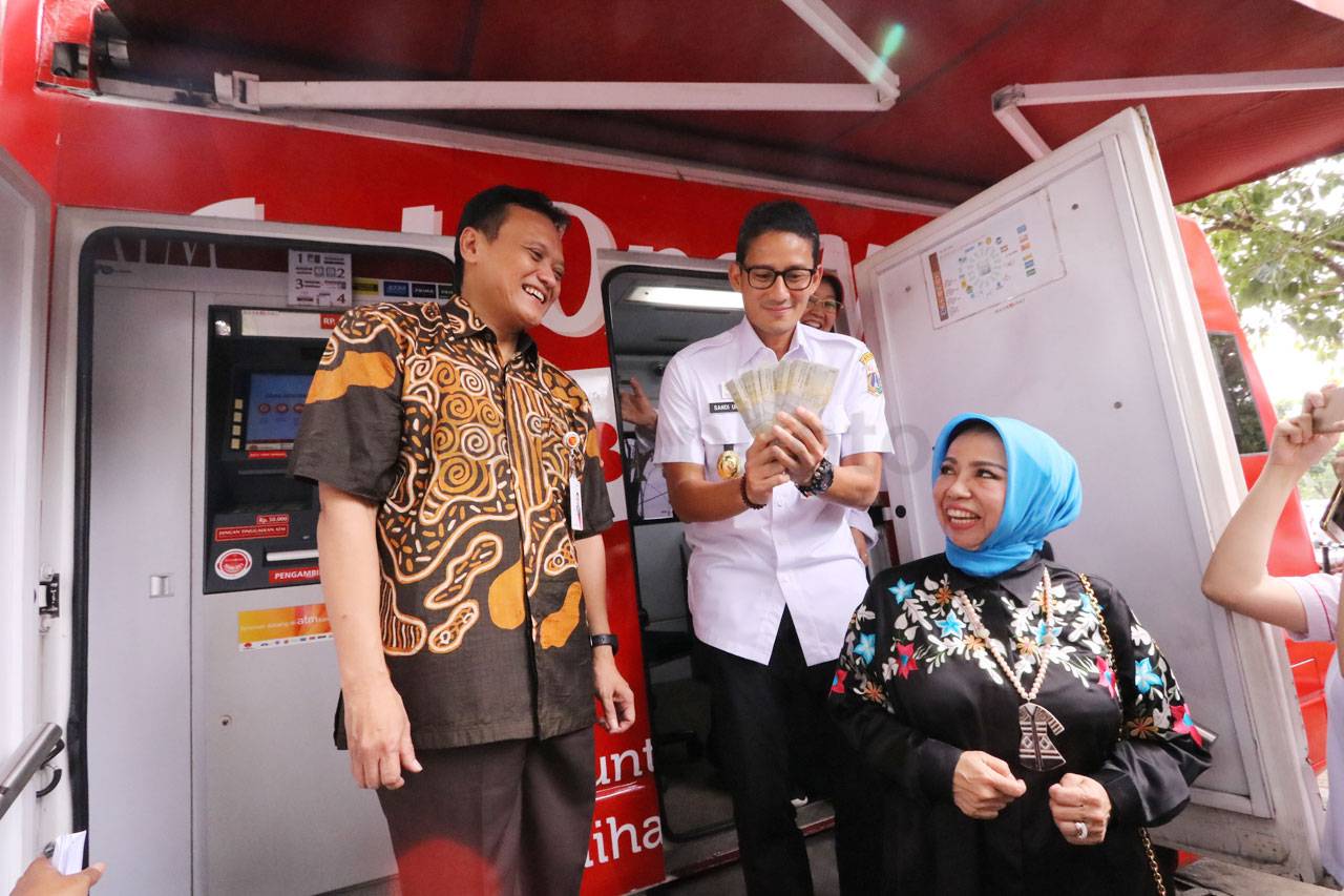 Bank DKI Buka Layanan...