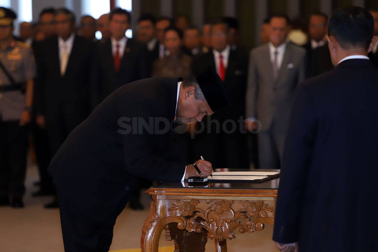 Perry Warjiyo Resmi...