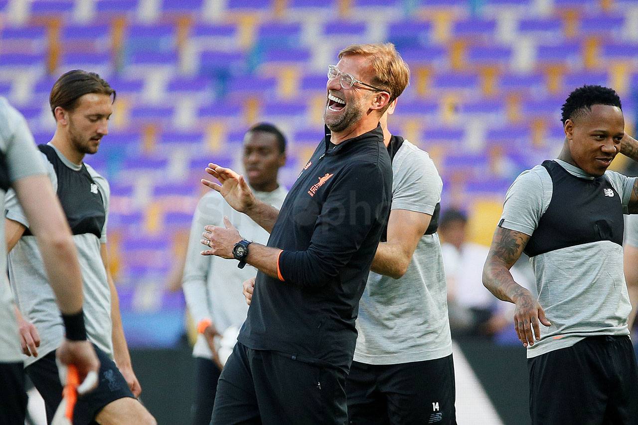 Mo Salah Angkat Gawang...