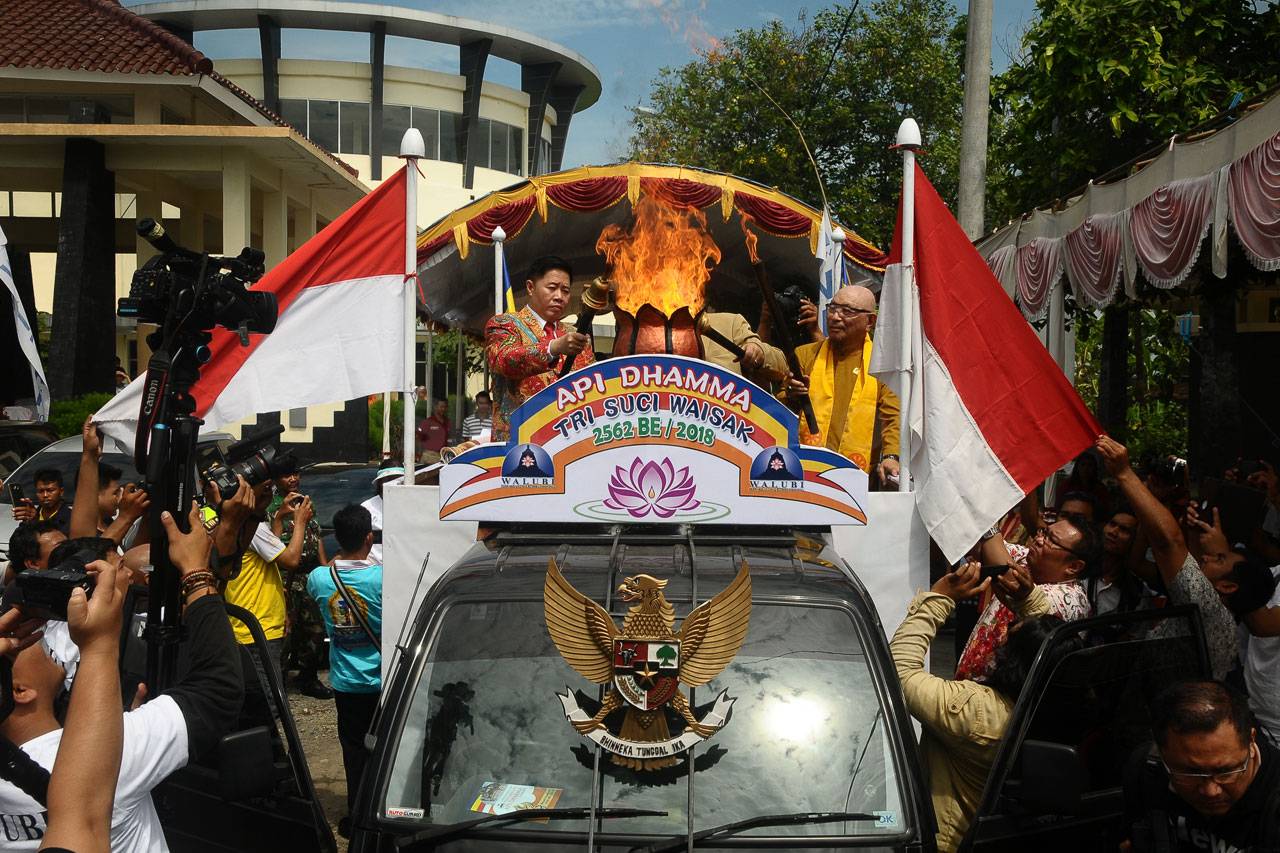 Pengambilan Api Dharma...