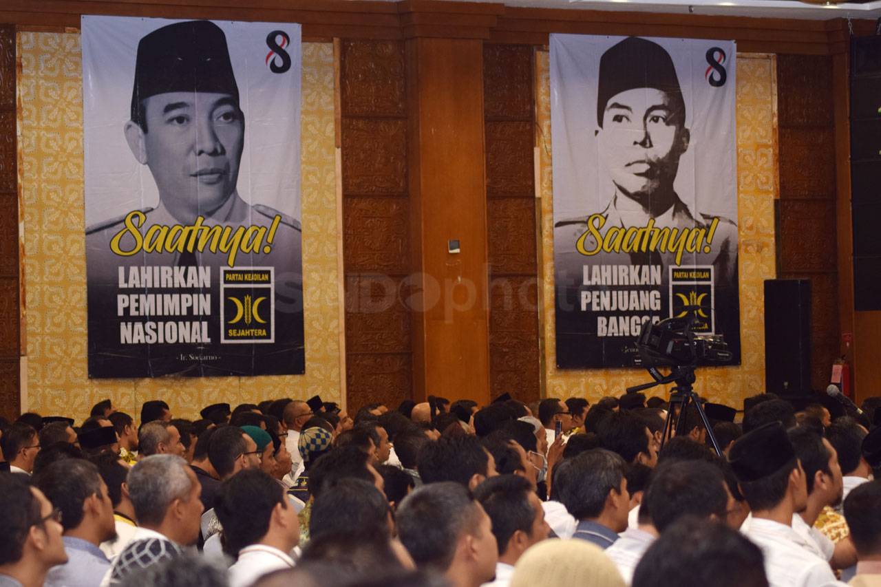 Presiden PKS Beri Pembekalan...