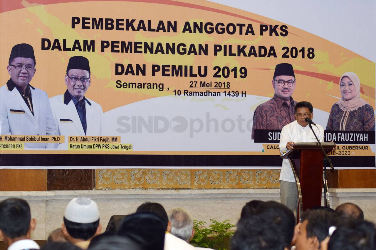 Presiden PKS Beri Pembekalan...
