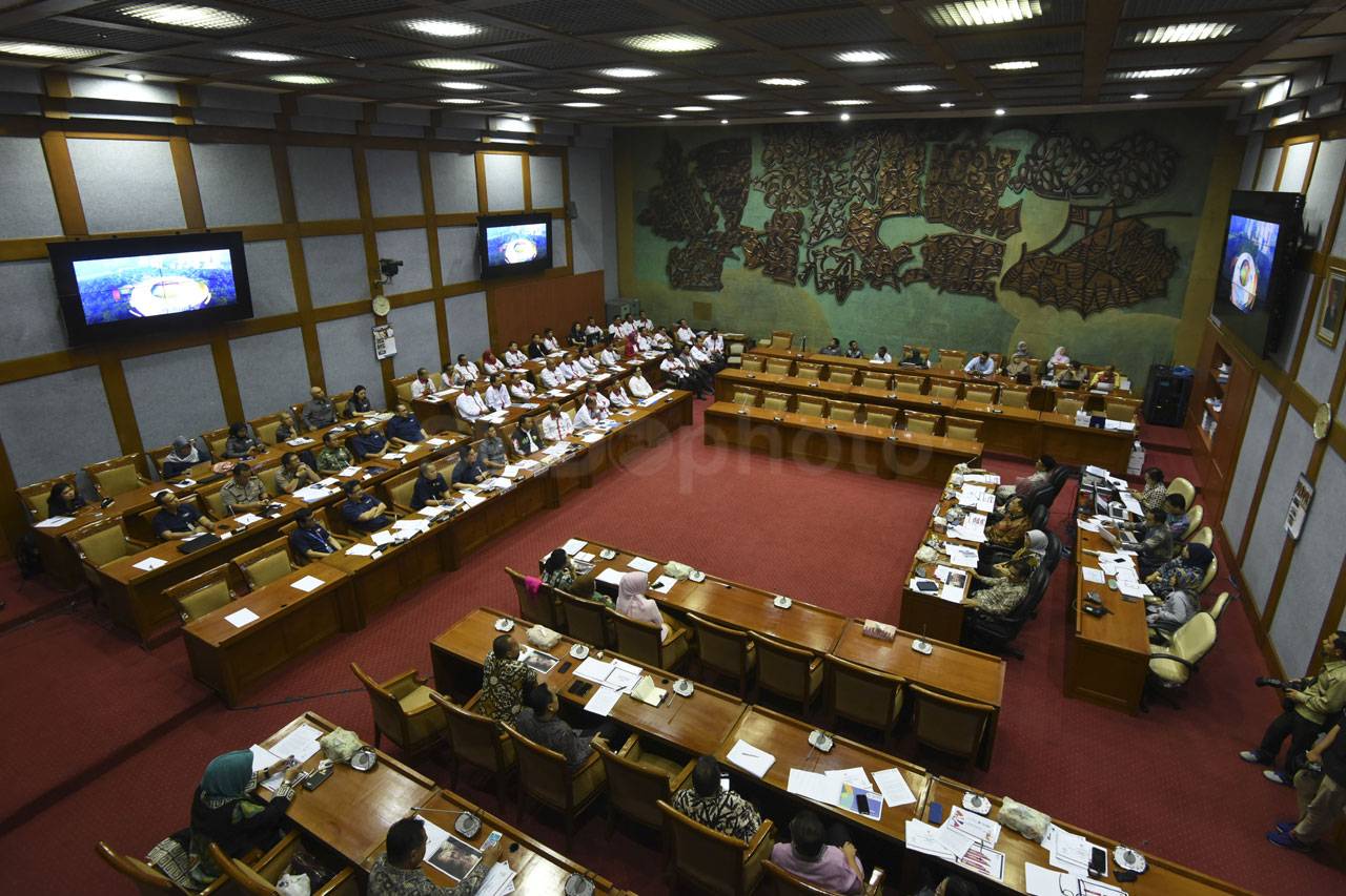 Komisi X DPR Gelar Raker...