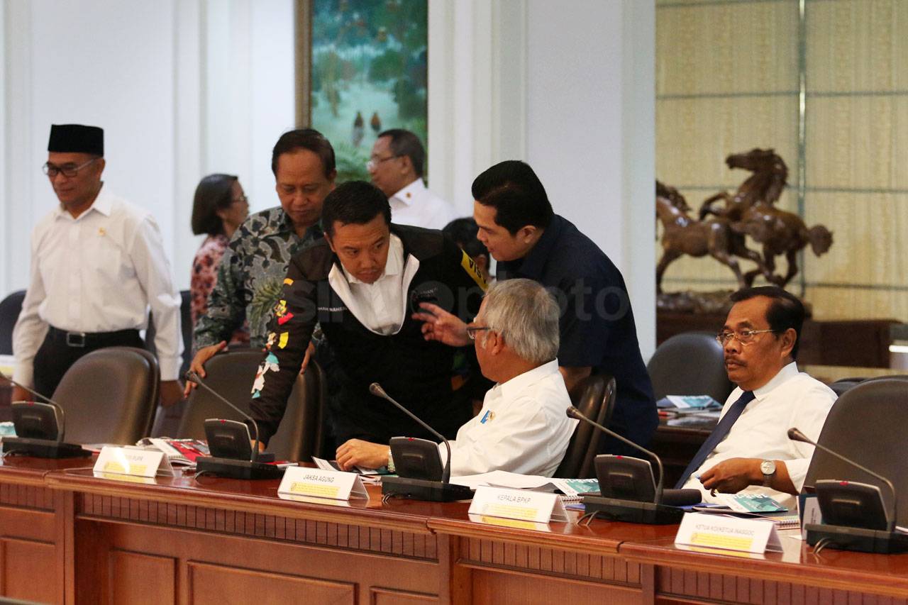 Presiden Jokowi Pimpin...