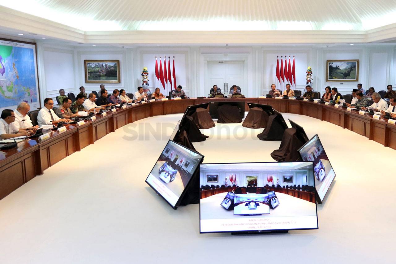Presiden Jokowi Pimpin...
