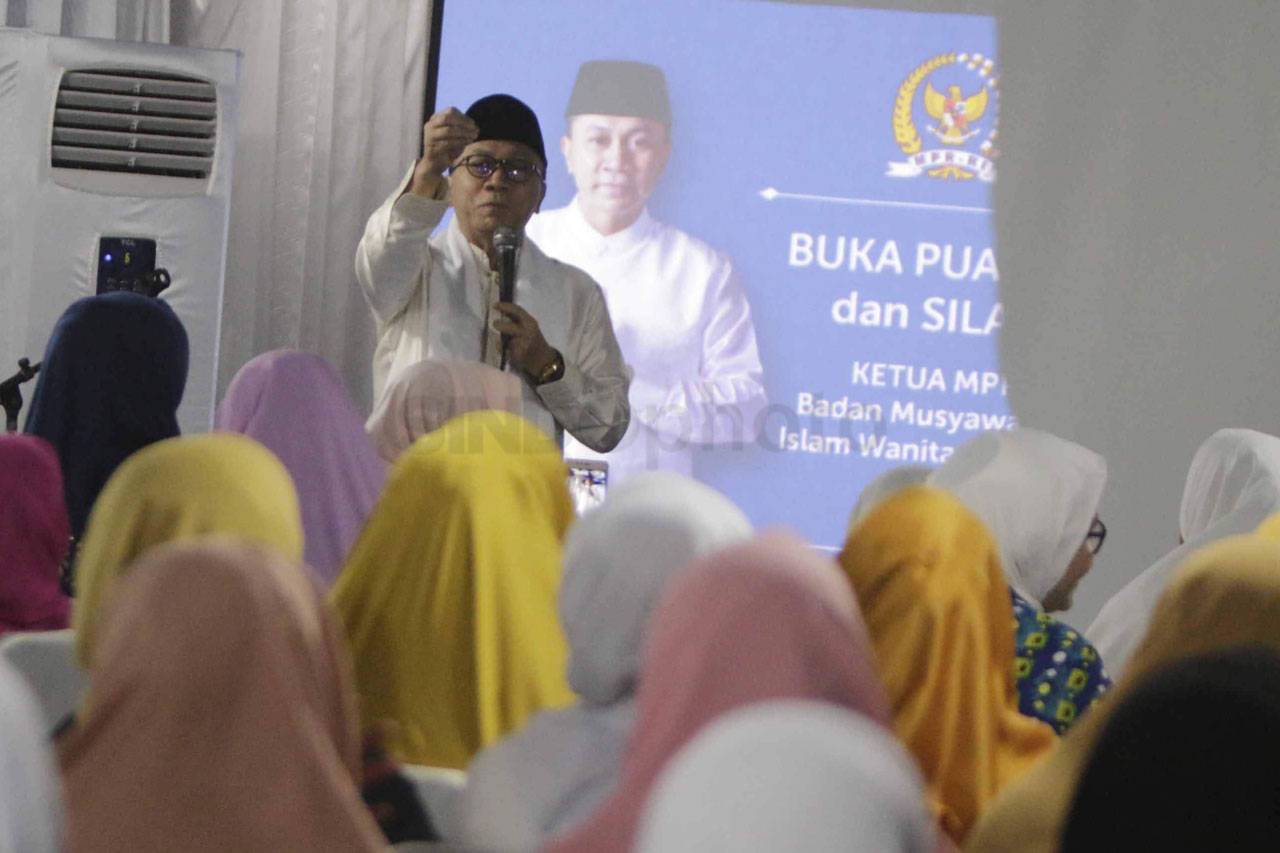 Ketua MPR Buka Puasa...