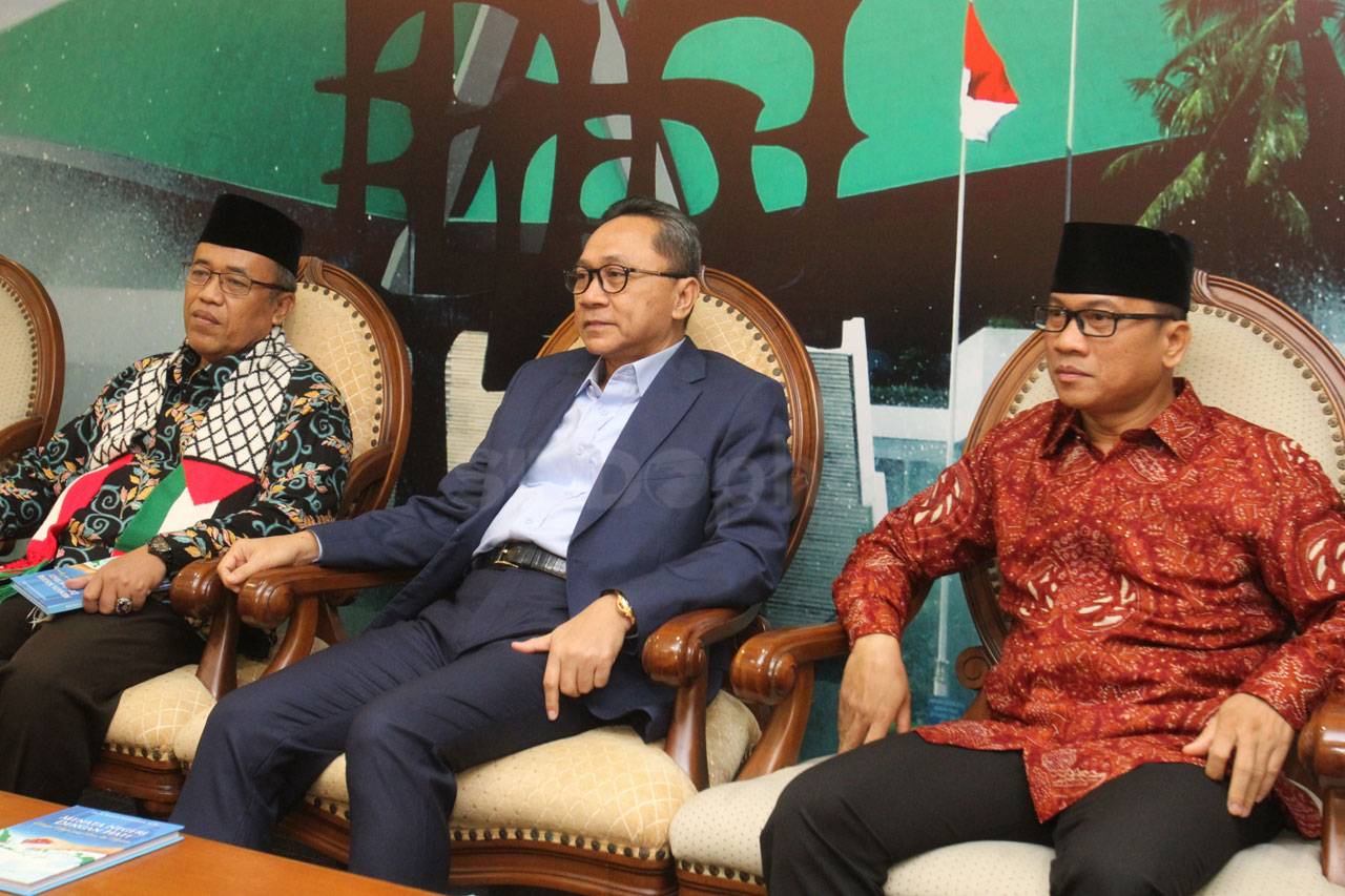 Ketua MPR Zulkifli Hasan...