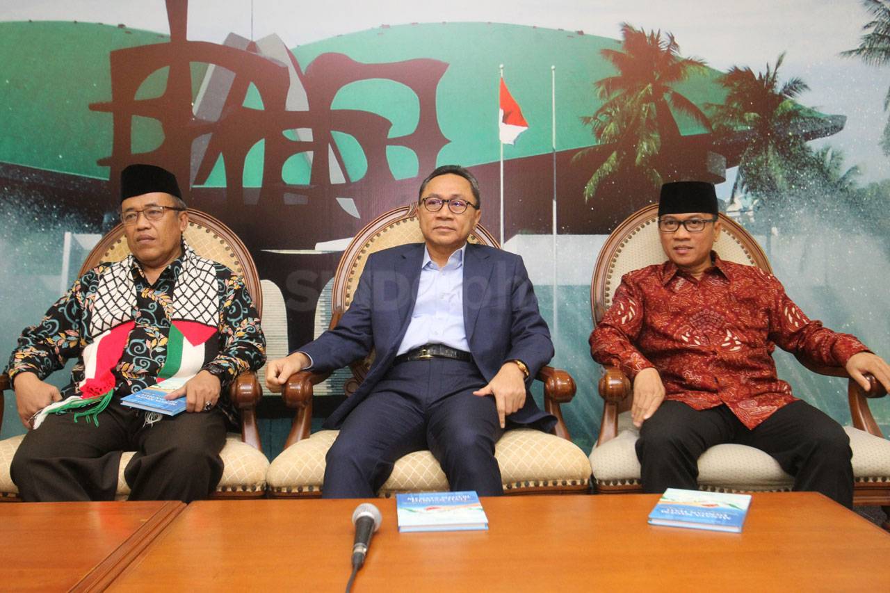 Ketua MPR Zulkifli Hasan...