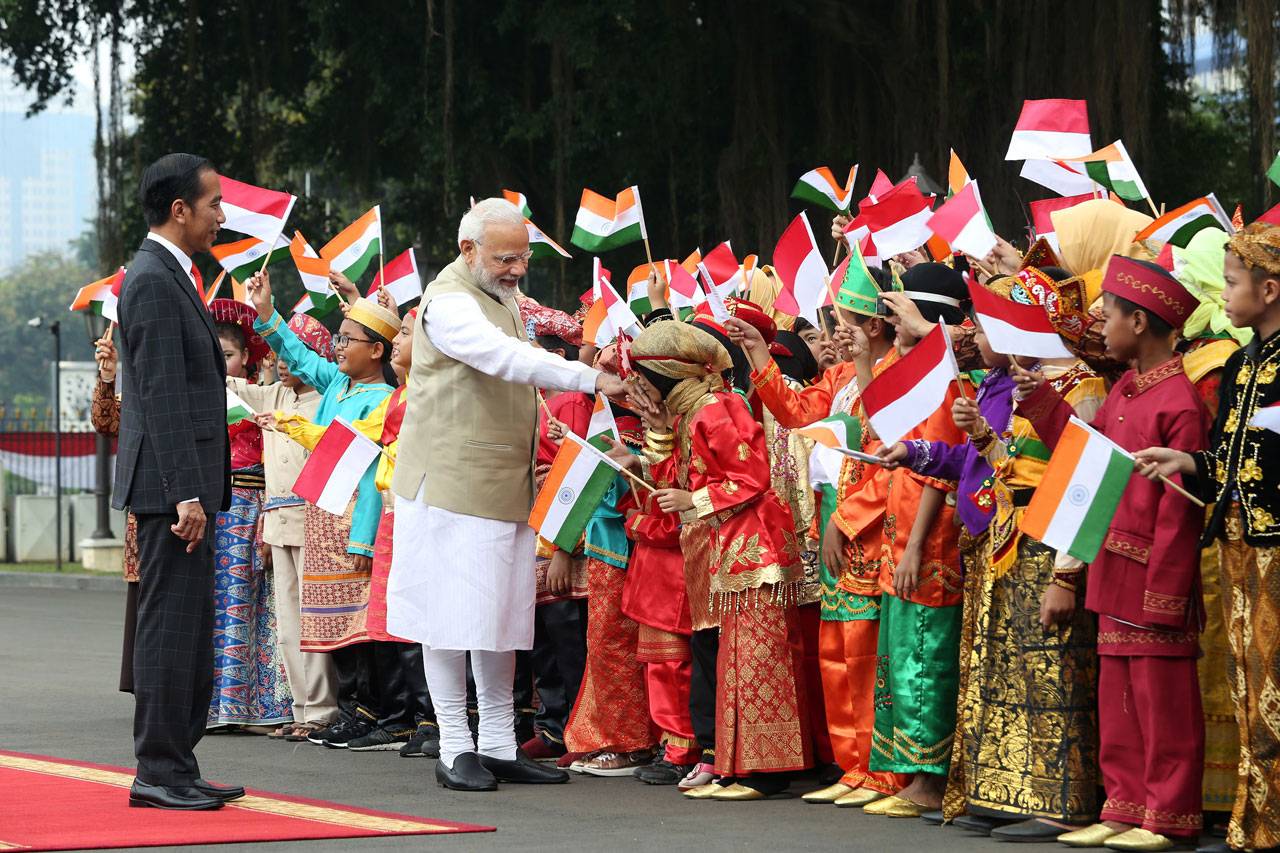 Presiden Jokowi Terima...