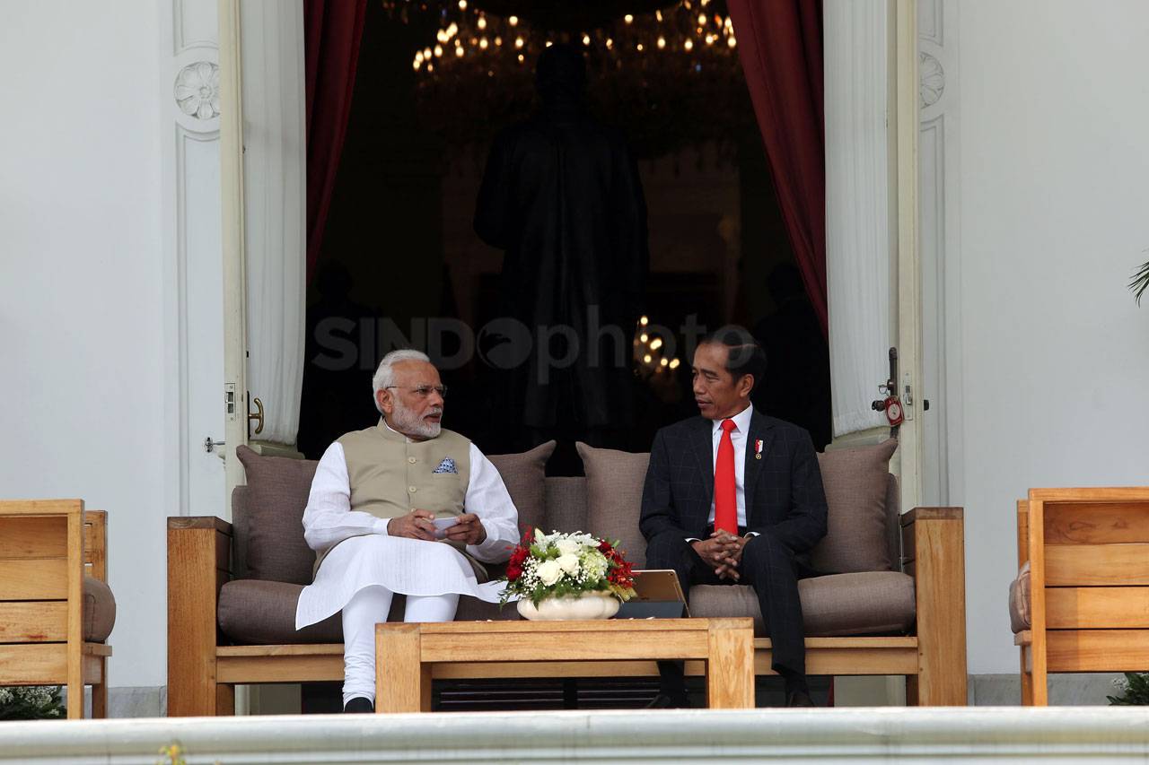 Presiden Jokowi Terima...