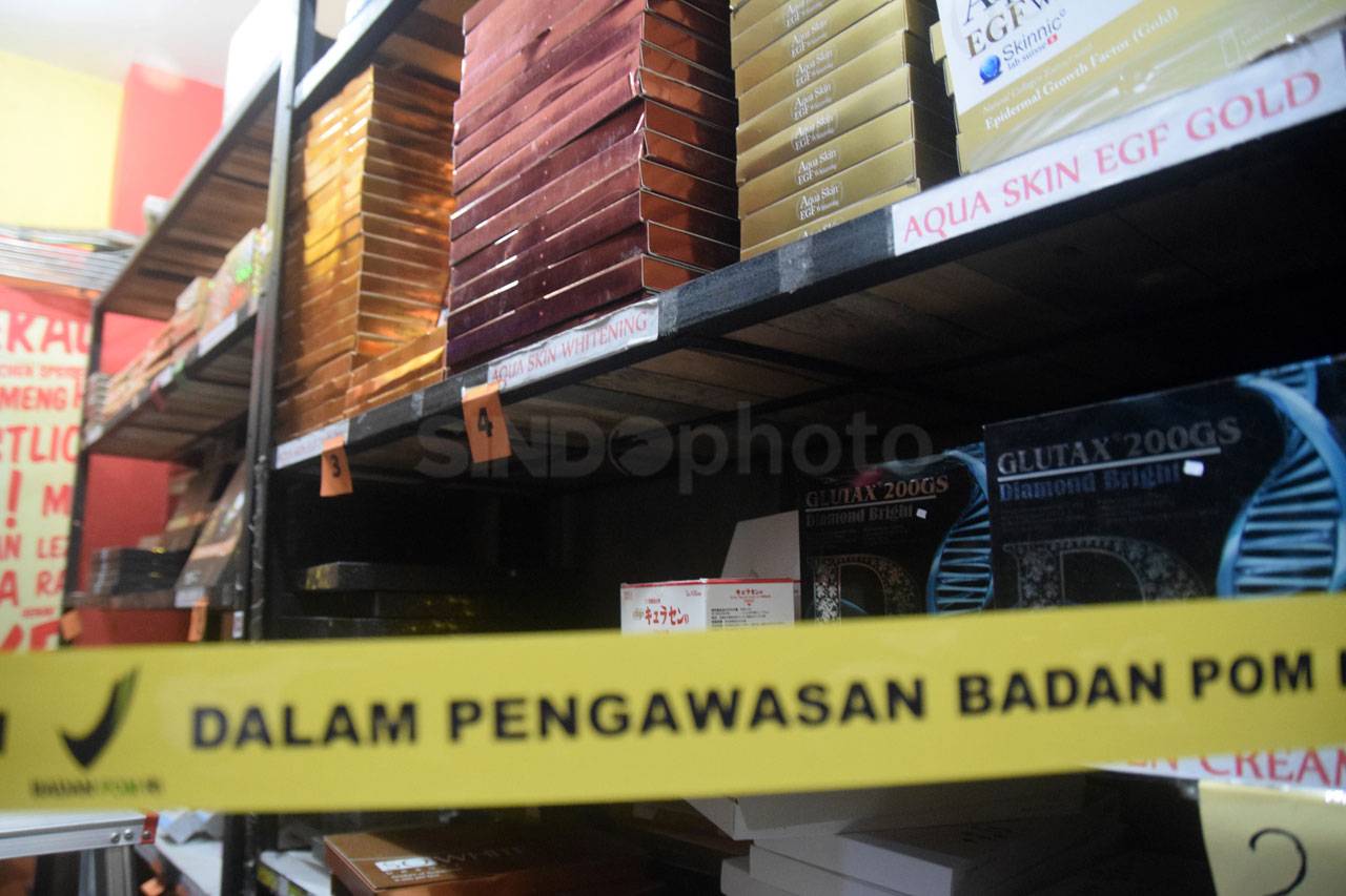 BPOM Bongkar Gudang...
