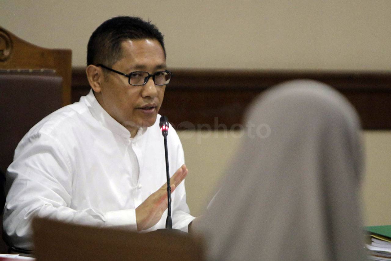 Mantan Direktur Keuangan...