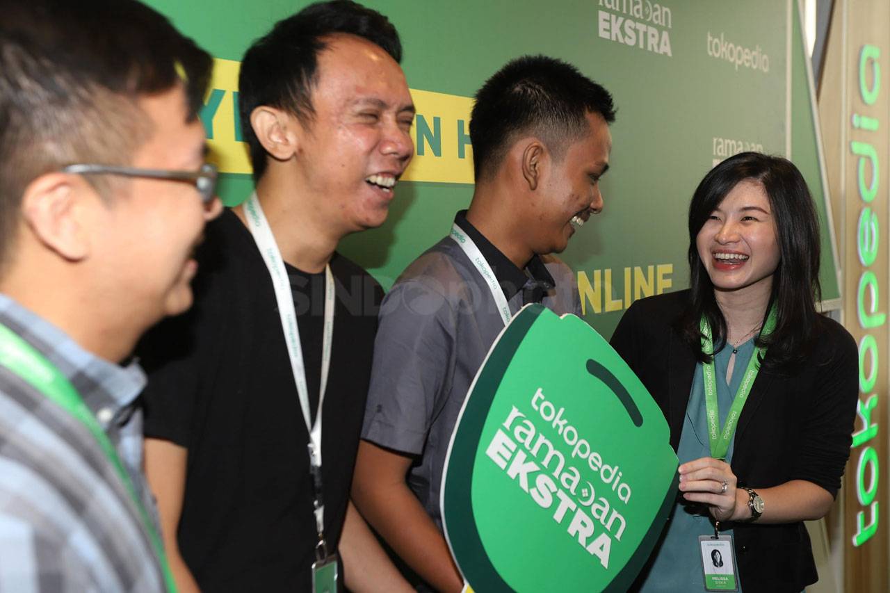 Tokopedia Bagikan Hadiah...