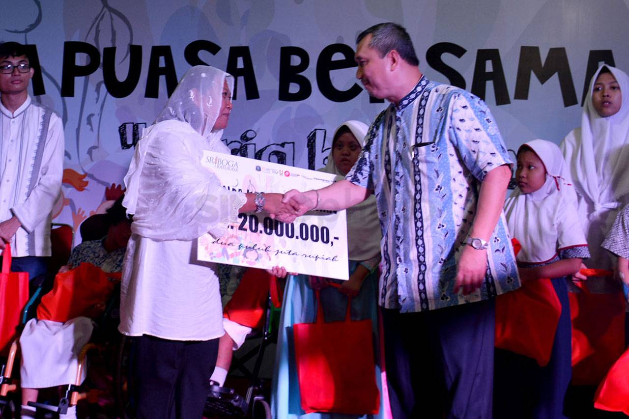 Berbagi Keceriaan Bersama...