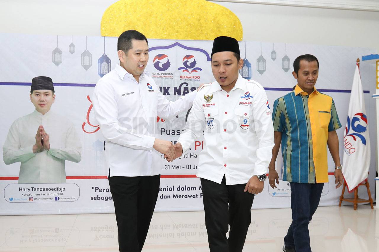 HT Hadiri Buka Bersama...