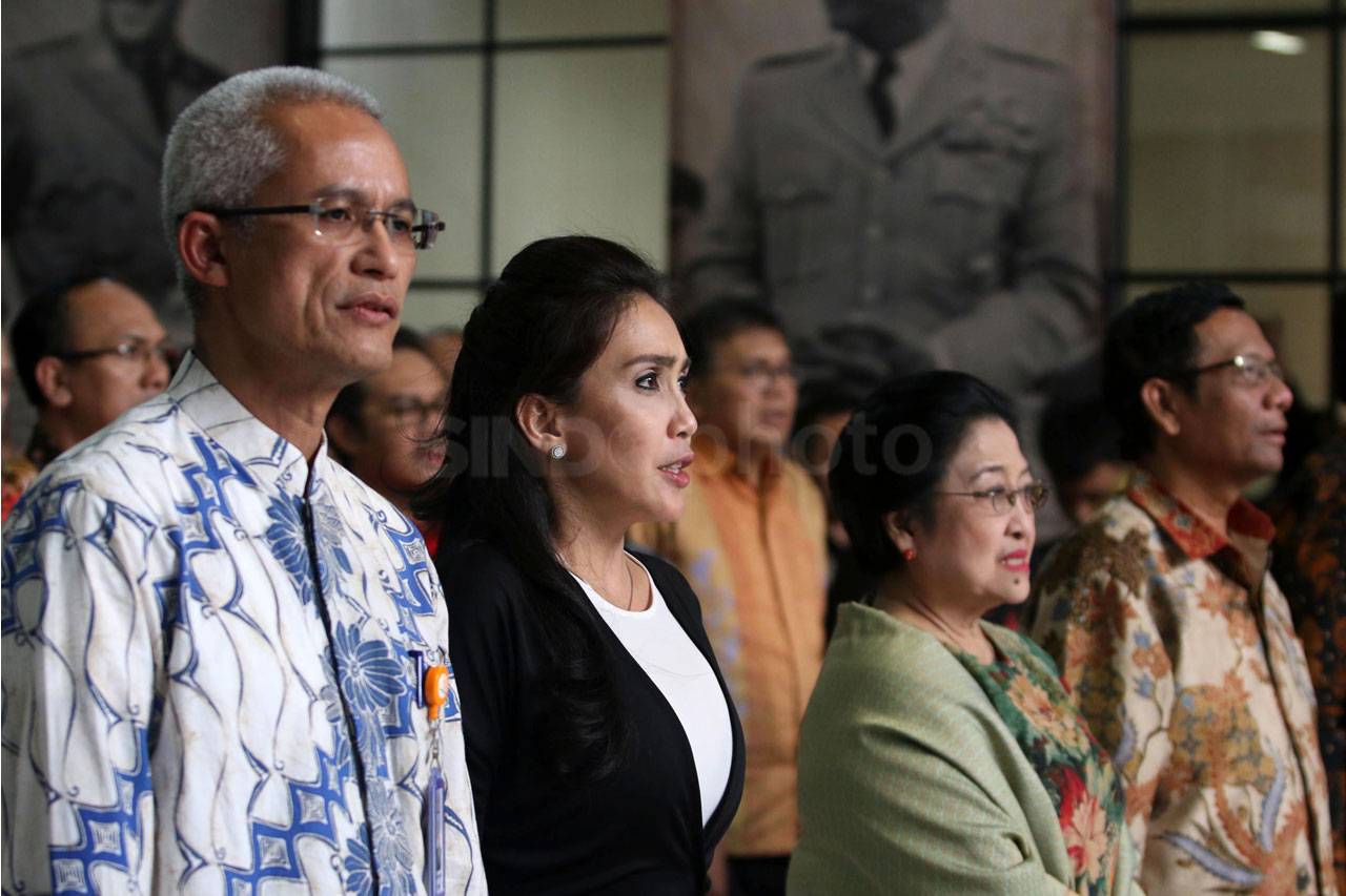 Megawati Hadiri Peringatan...