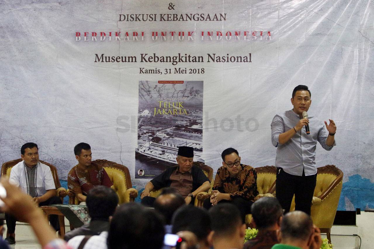 Peluncuran Buku Melawan...