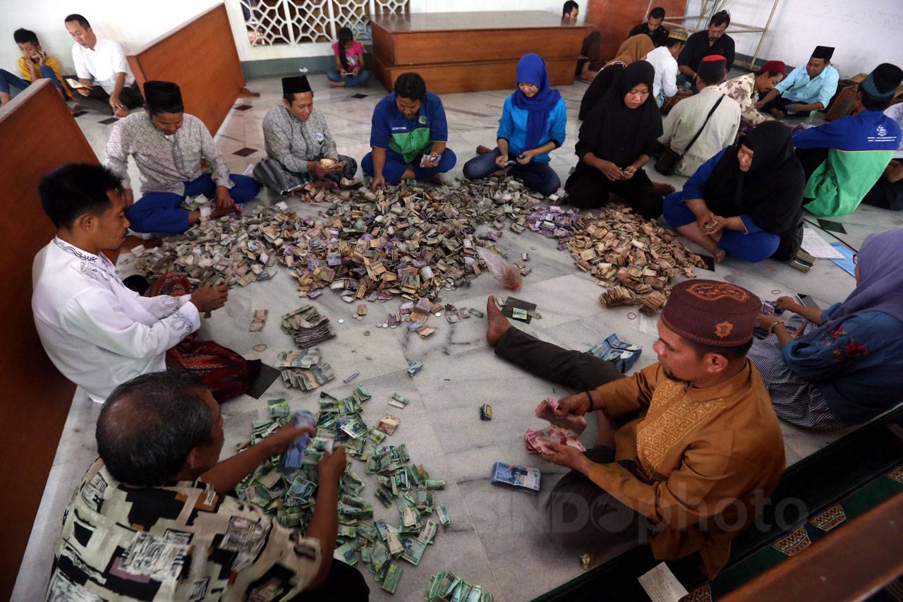 Infaq Jumat Masjid Al-Akbar...