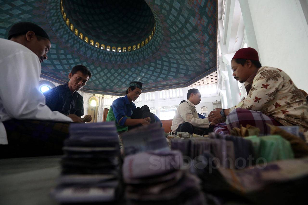 Infaq Jumat Masjid Al-Akbar...