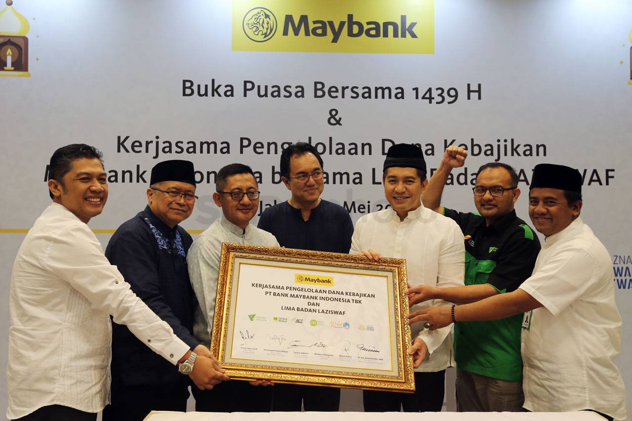 Penyerahan Dana Kebajikan...