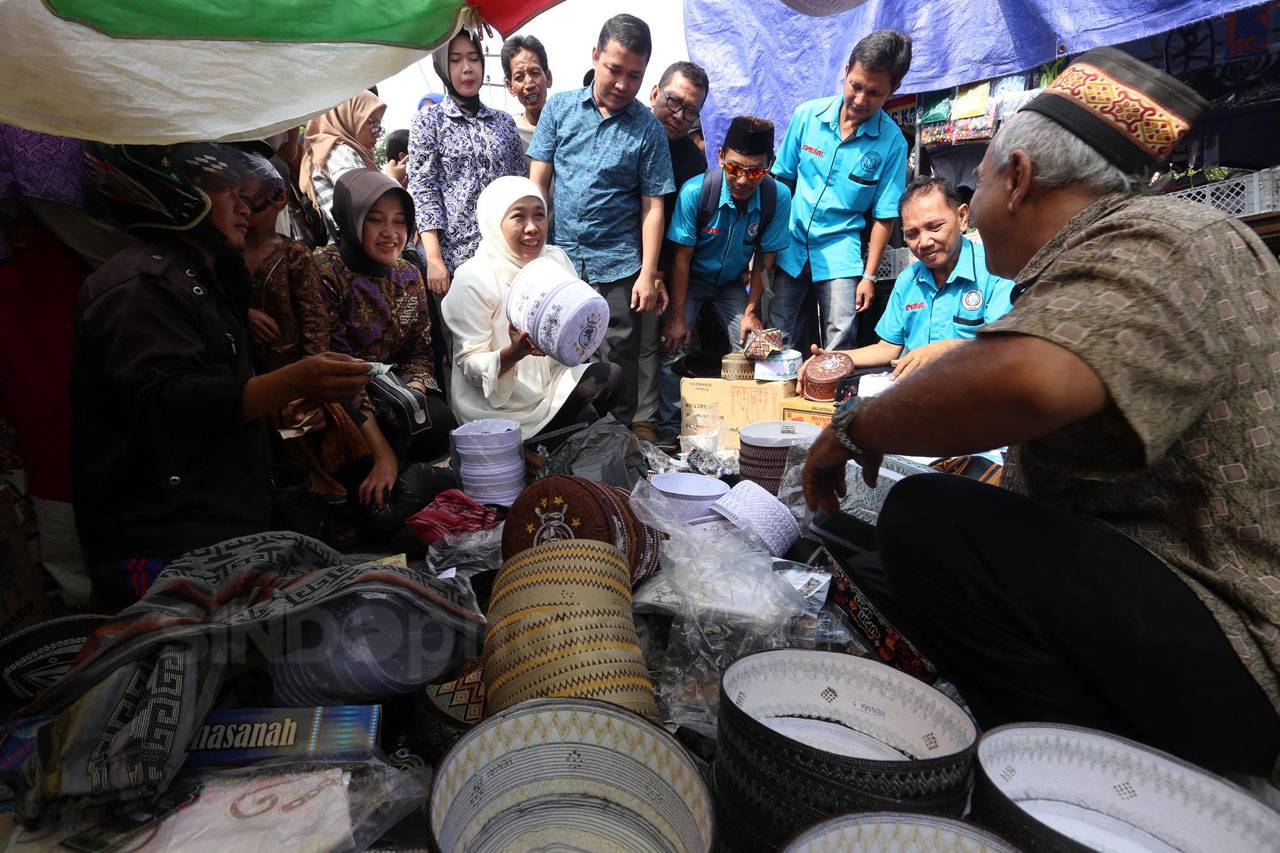 Cagub Khofifah Kunjungi...