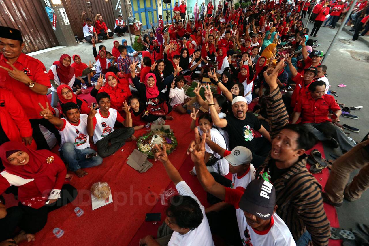 Puti Guntur Soekarno...