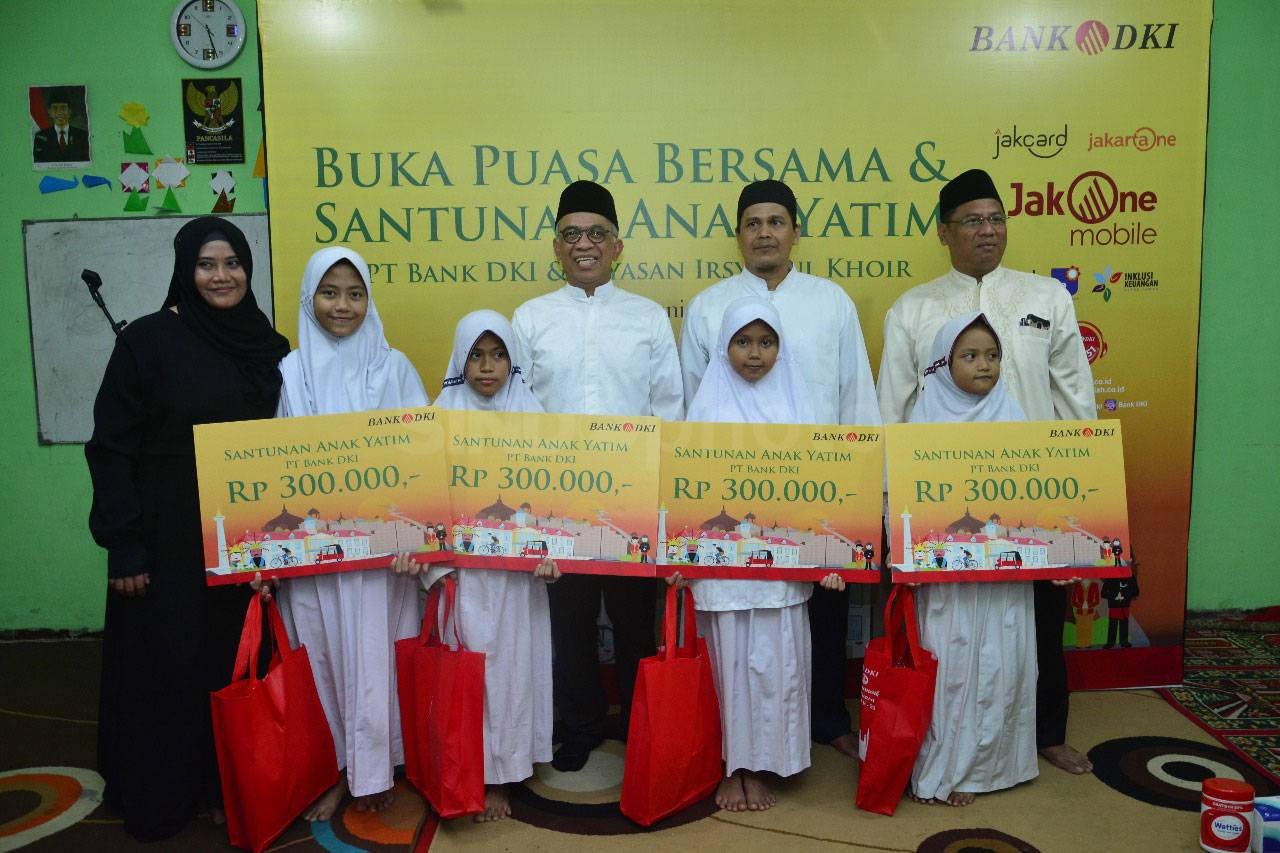Ribuan Anak Yatim Terima...