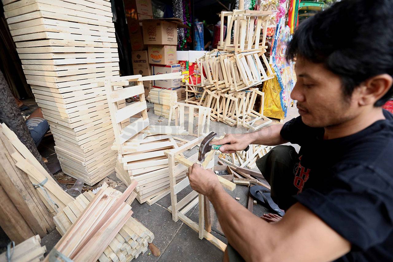 Pedagang Parcel Kebanjiran...