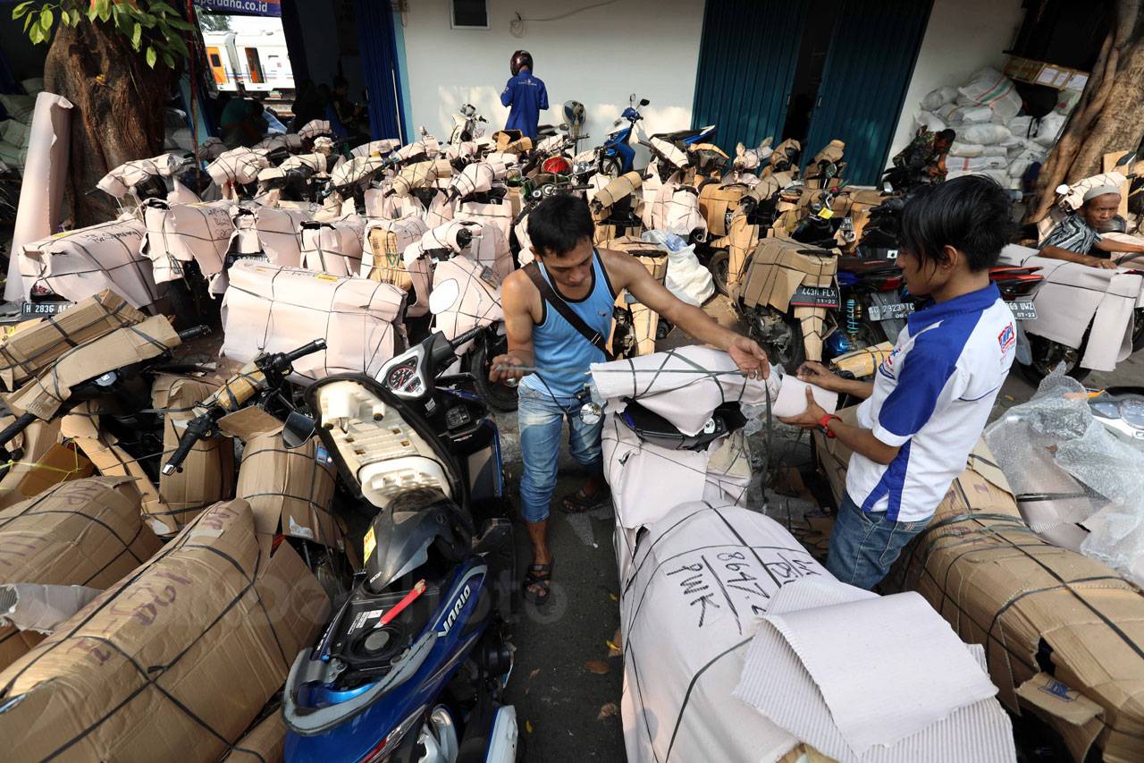 Ratusan Motor Pemudik...