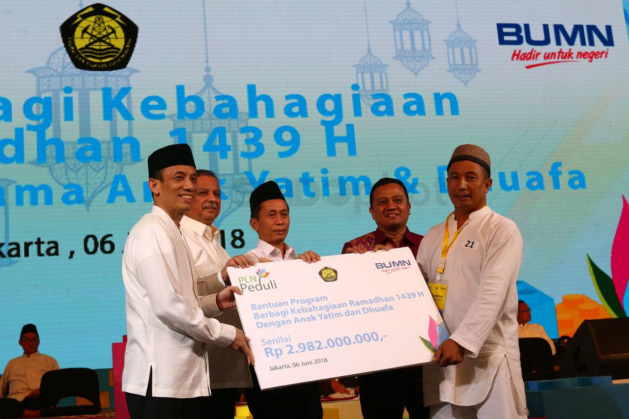 PLN Berbagi Kebahagiaan...