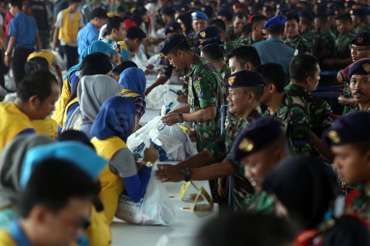 Ribuan Prajurit TNI...