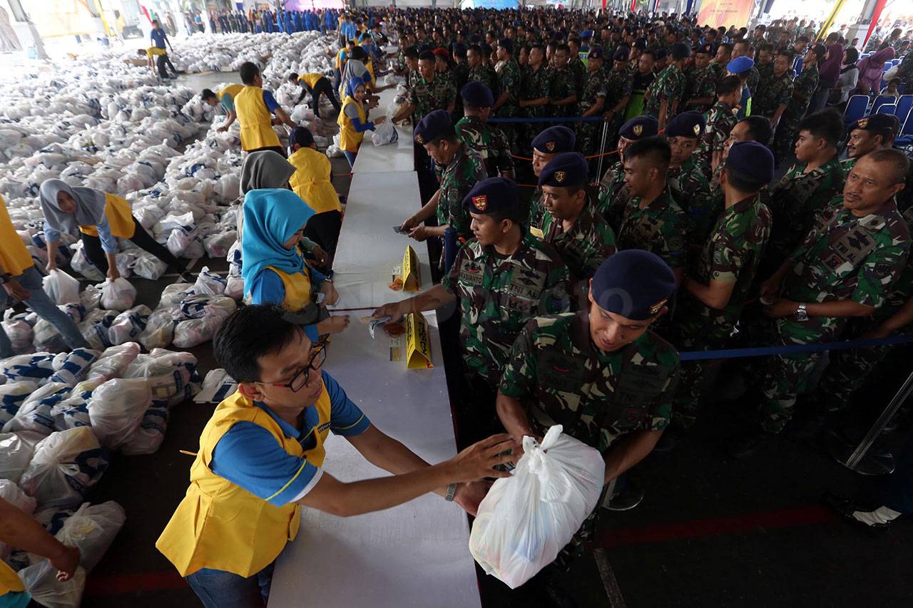 Ribuan Prajurit TNI...