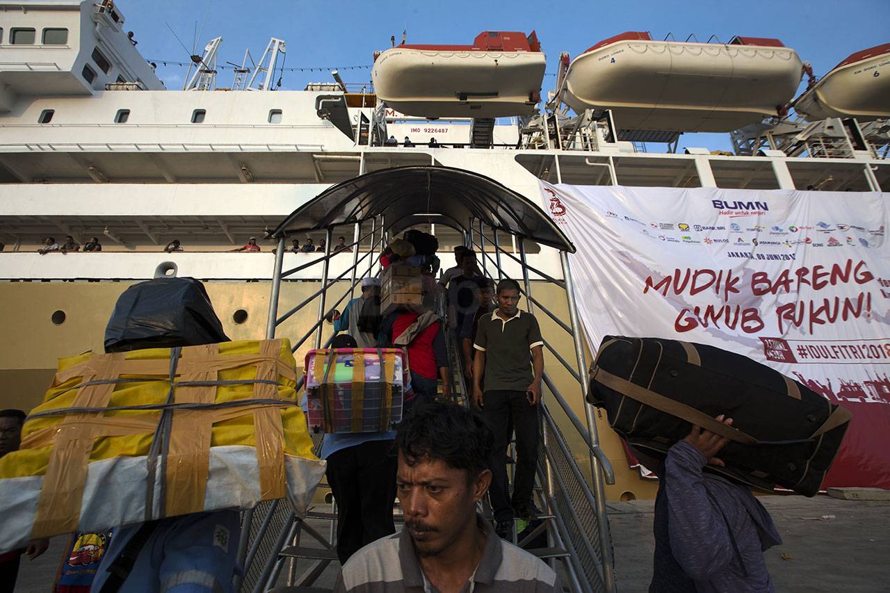Pemudik Kapal Laut Mulai...
