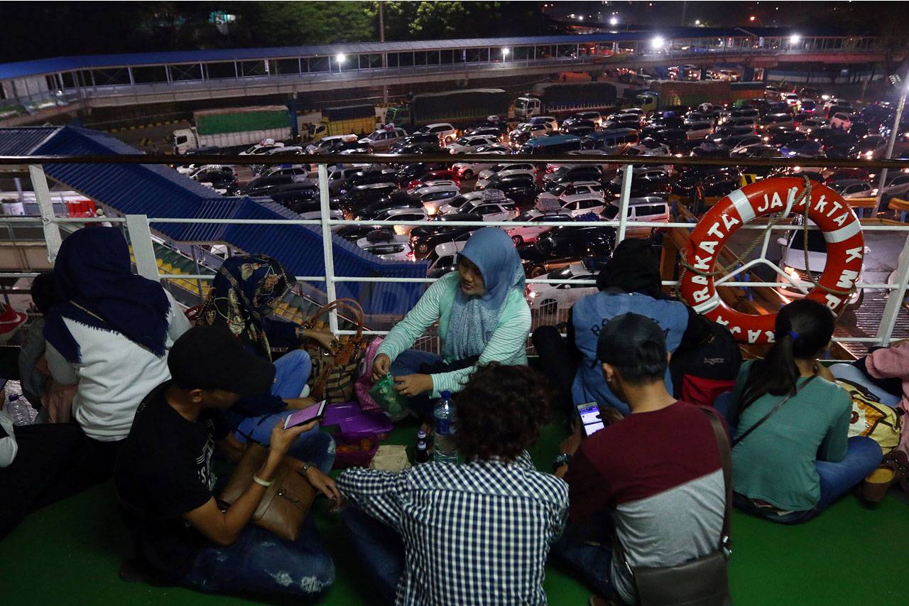 Pelabuhan Merak Dipadati...