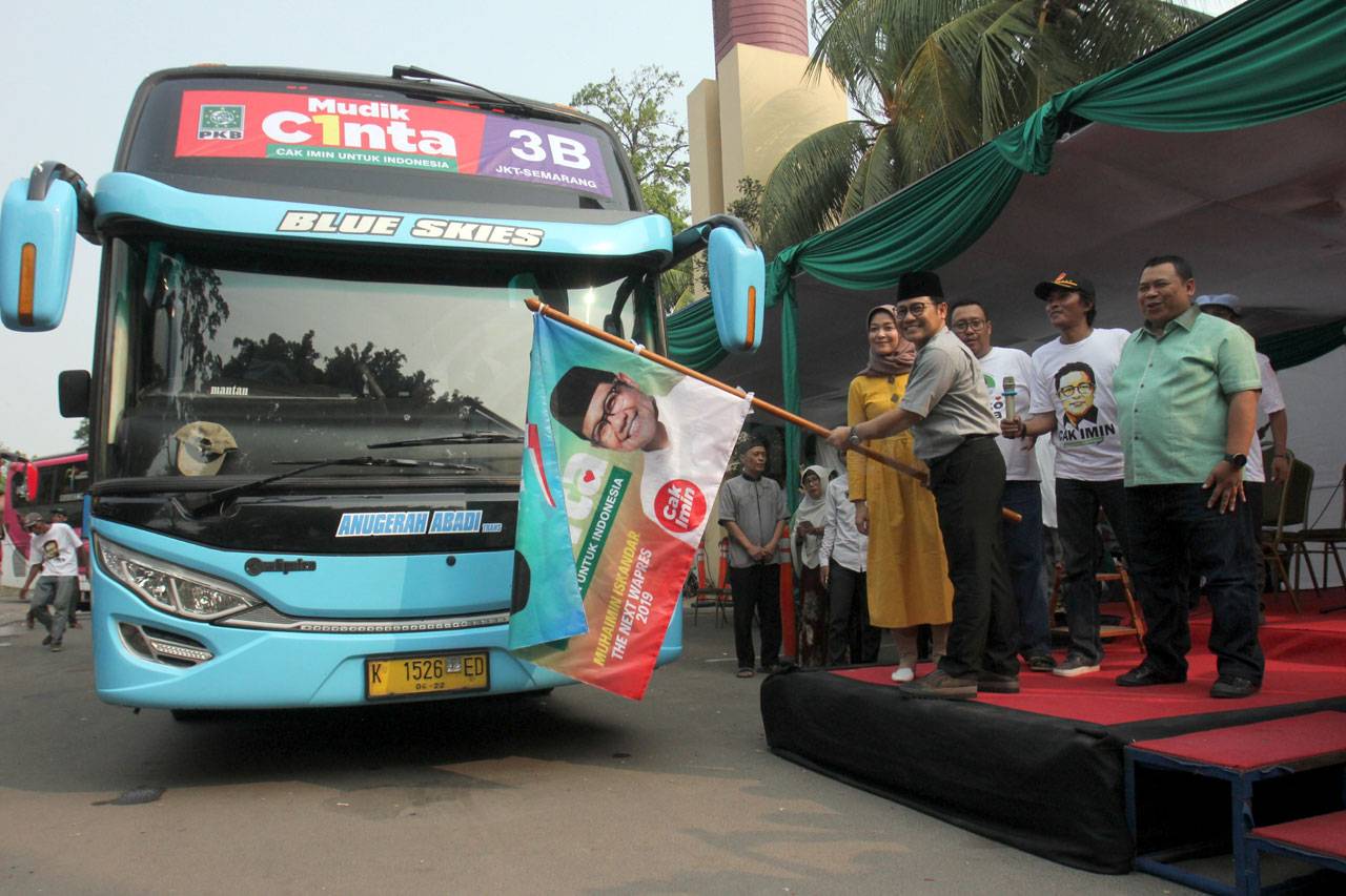Cak Imin Lepas Peserta...