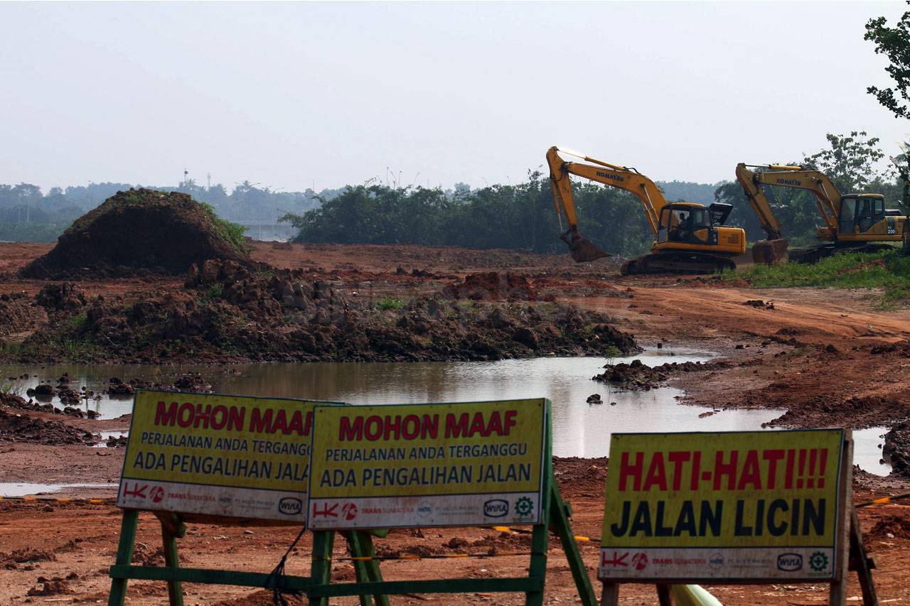 Pembangunan Proyek Tol...