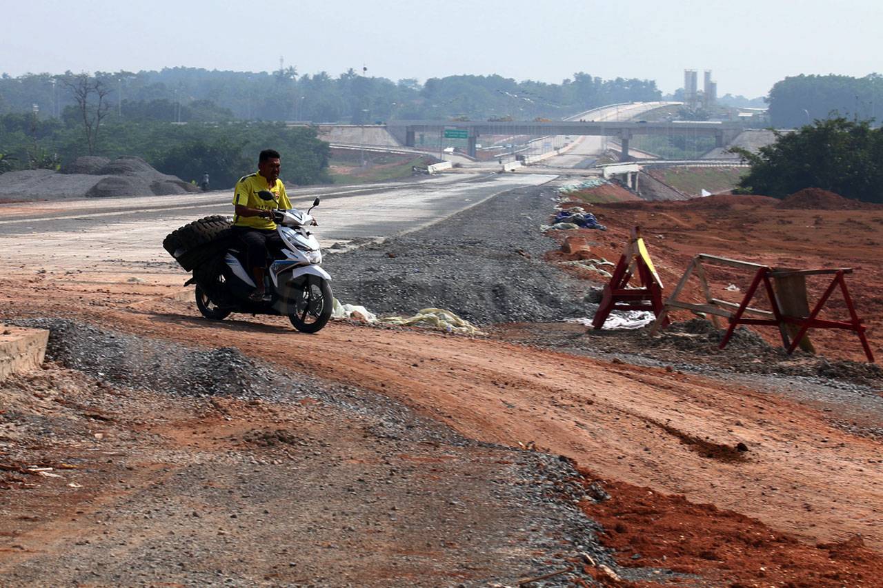 Pembangunan Proyek Tol...