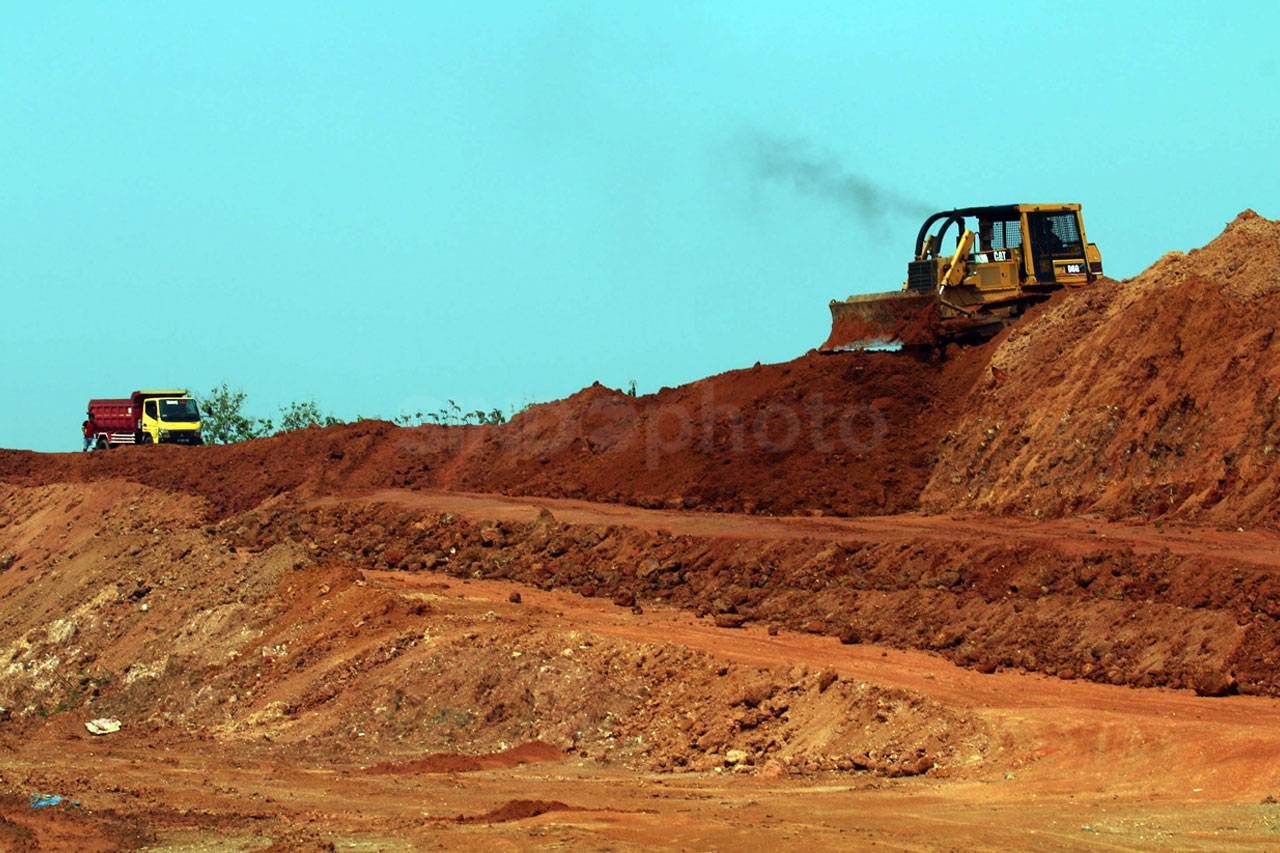 Pembangunan Proyek Tol...