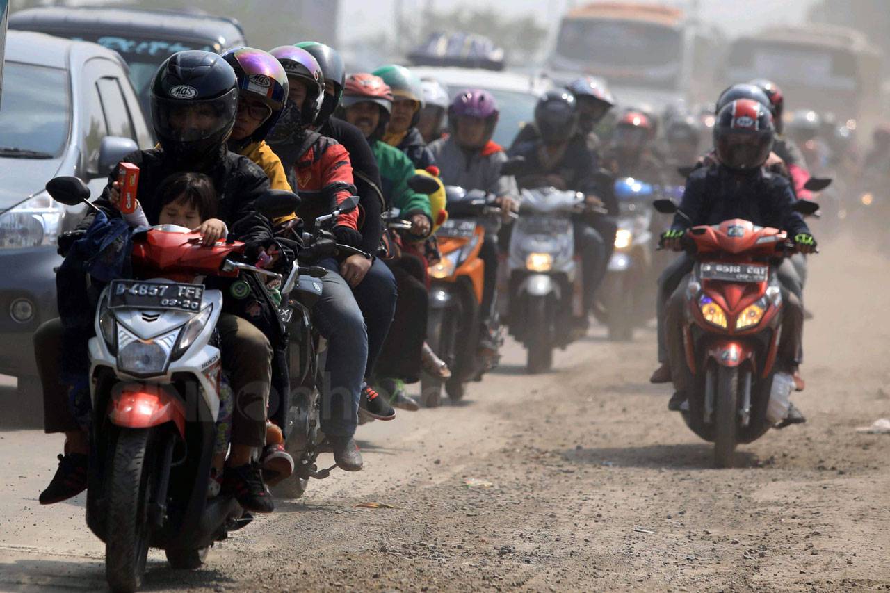 Jalan Berdebu Tak Menyurutkan...