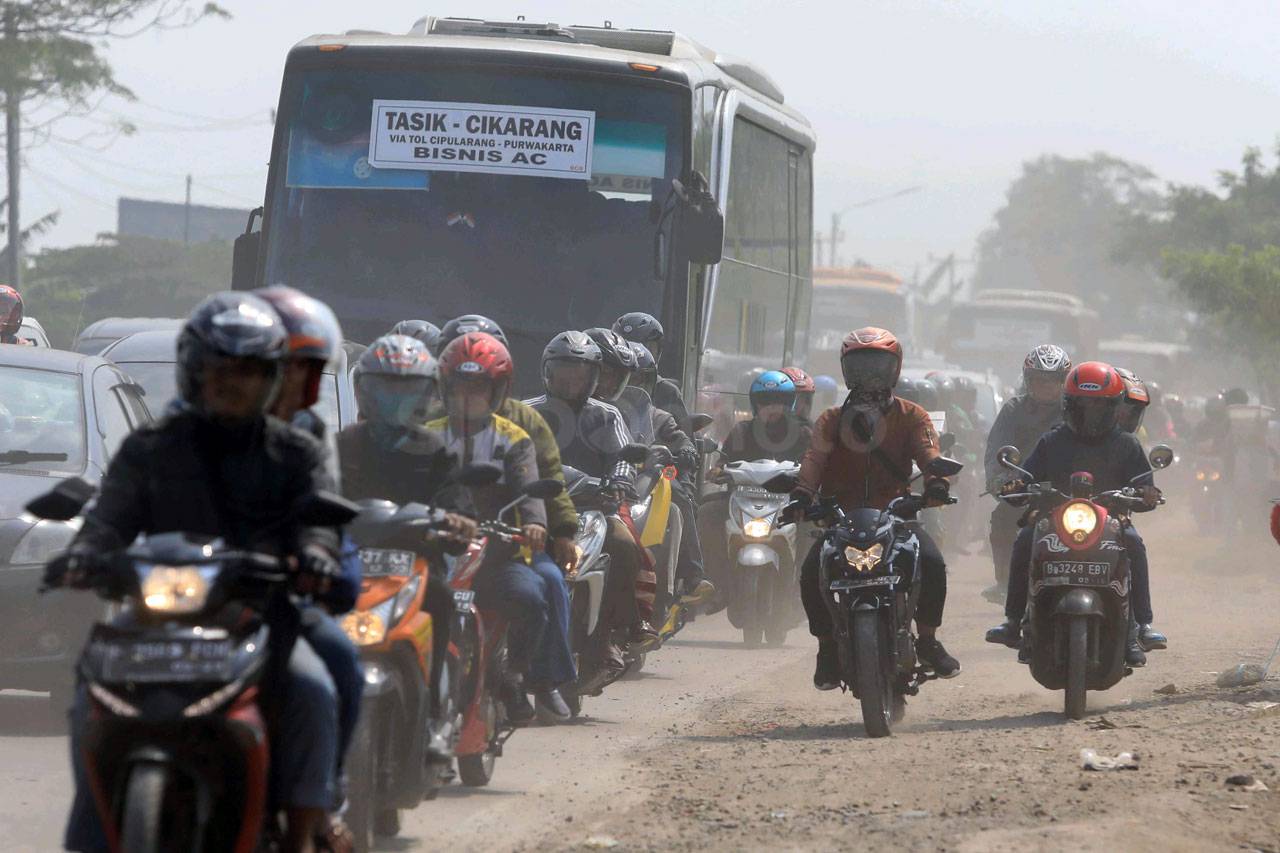Jalan Berdebu Tak Menyurutkan...