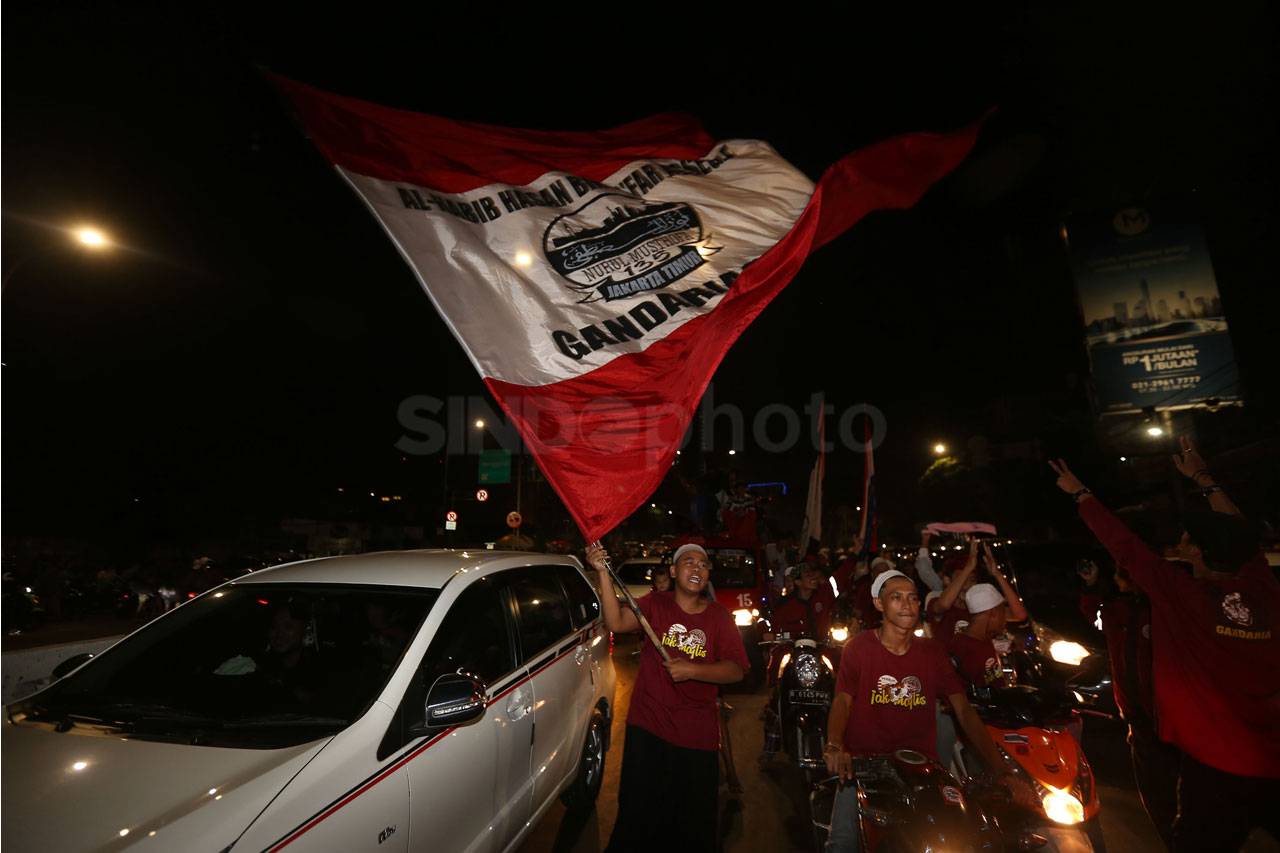 Ribuan Warga Jakarta...