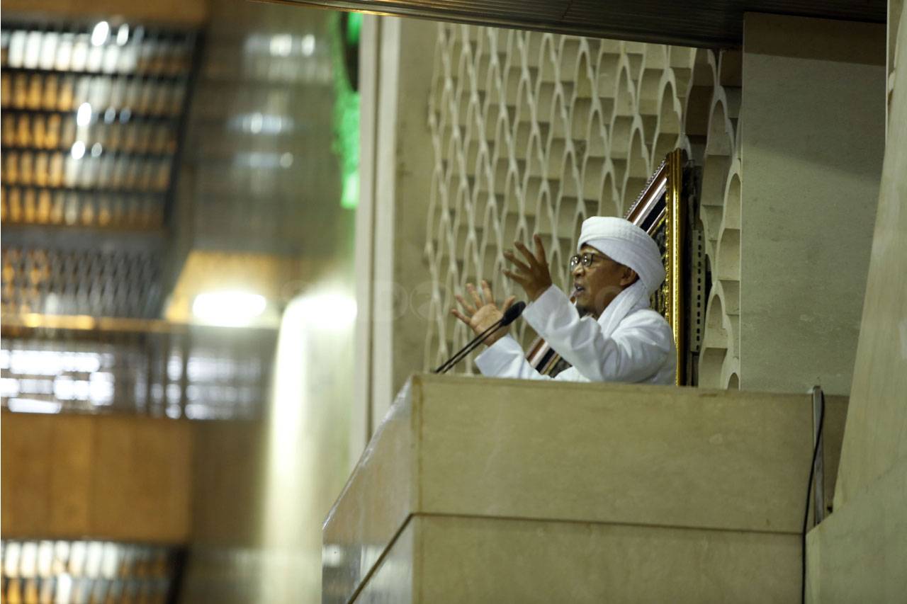 Wapres Jusuf Kalla Salat...