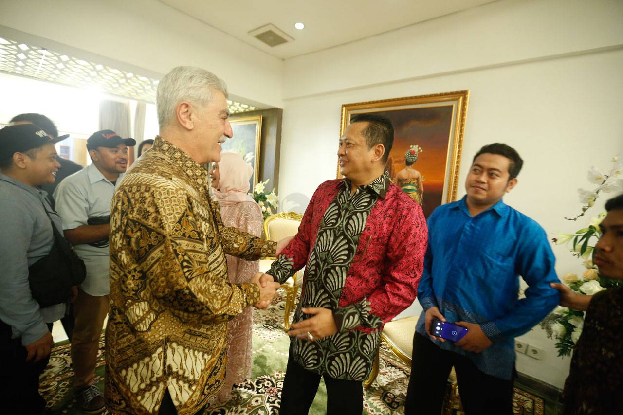 Bambang Soesatyo Gelar...