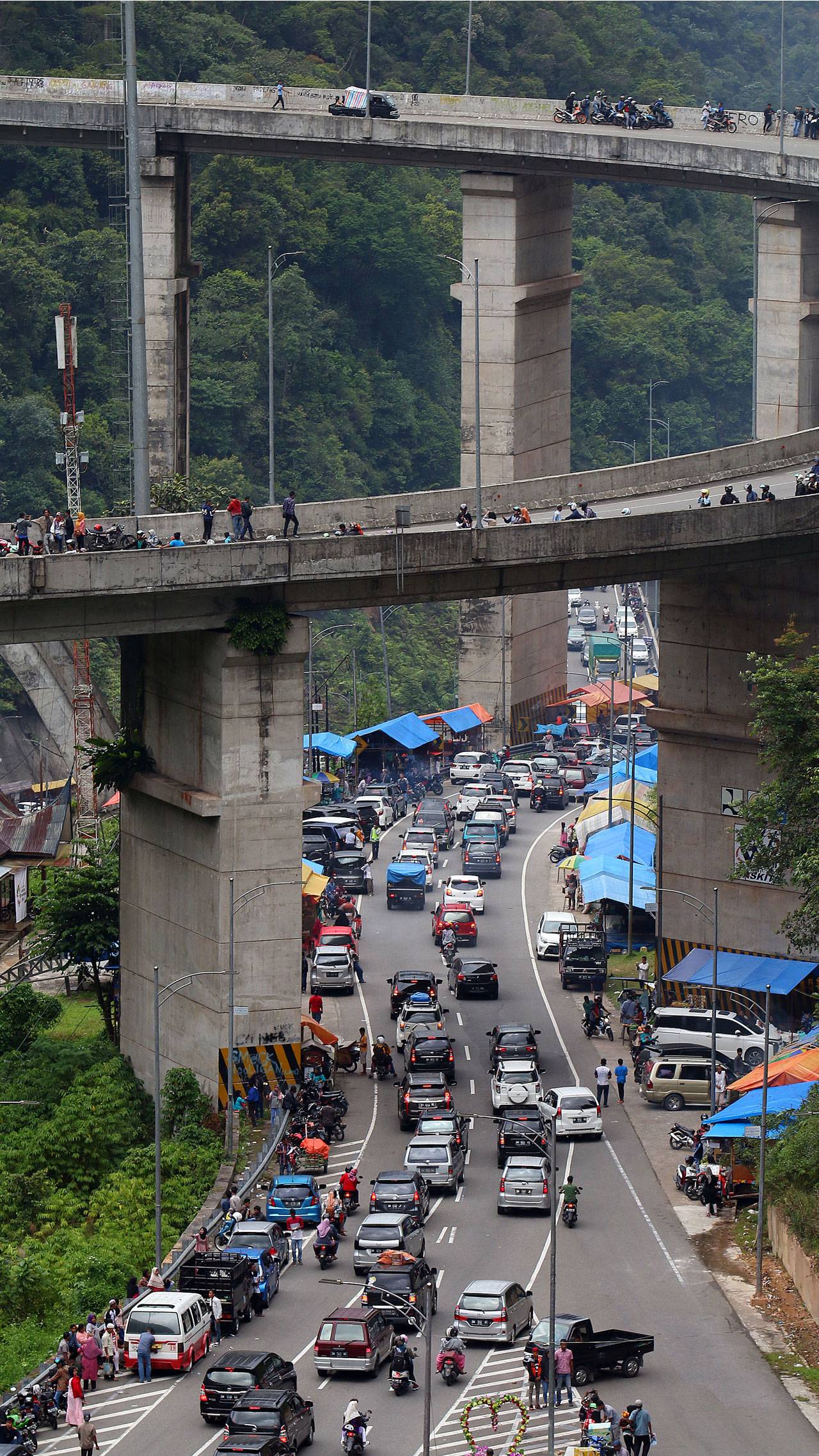 Libur Lebaran, Warga...