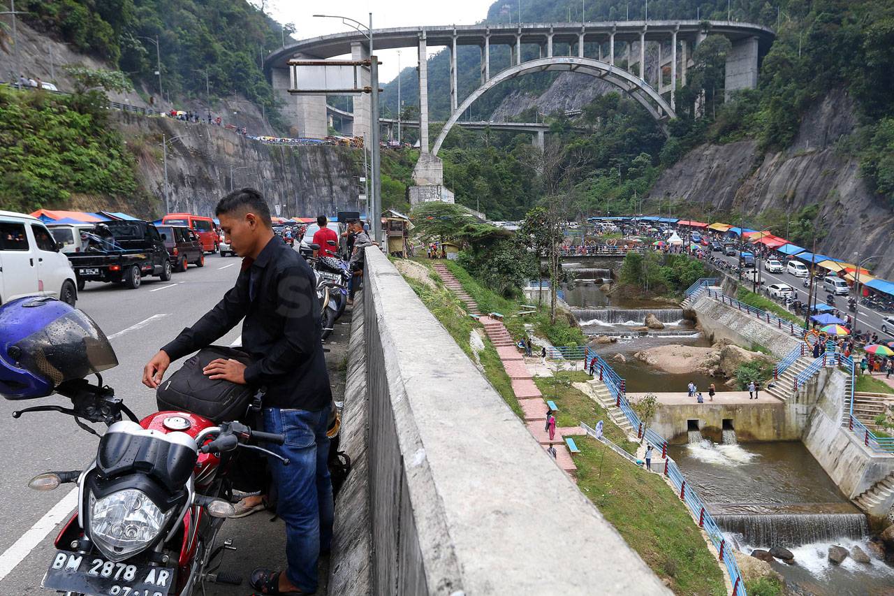 Libur Lebaran, Warga...