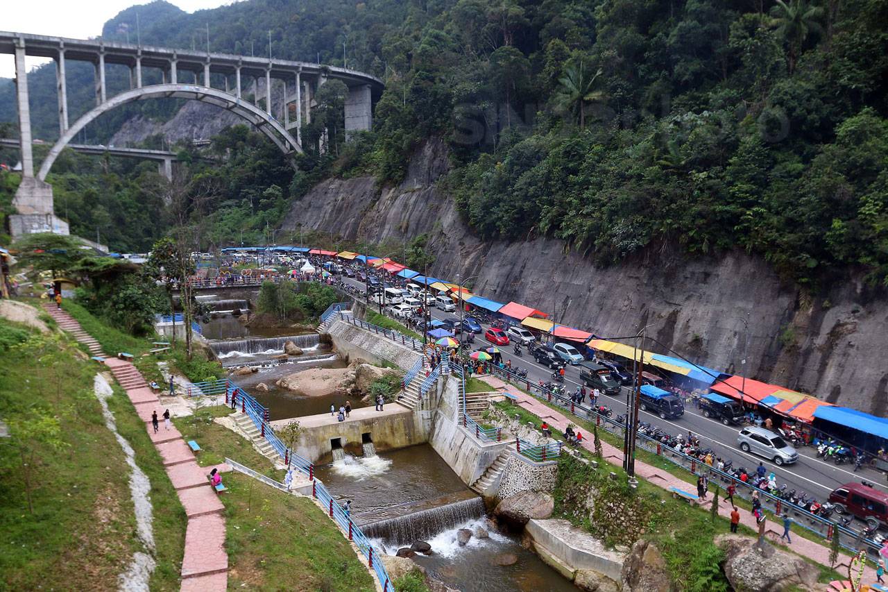 Libur Lebaran, Warga...