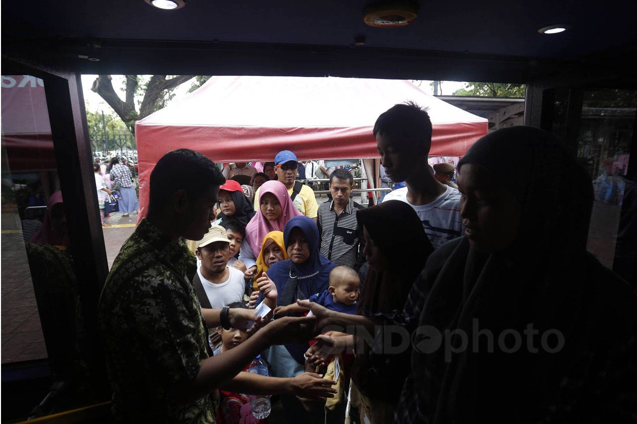 Menikmati Kota Jakarta...