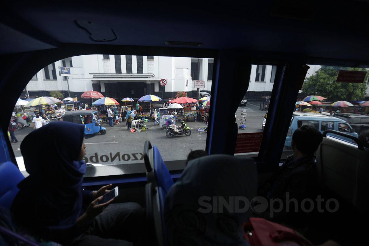 Menikmati Kota Jakarta...