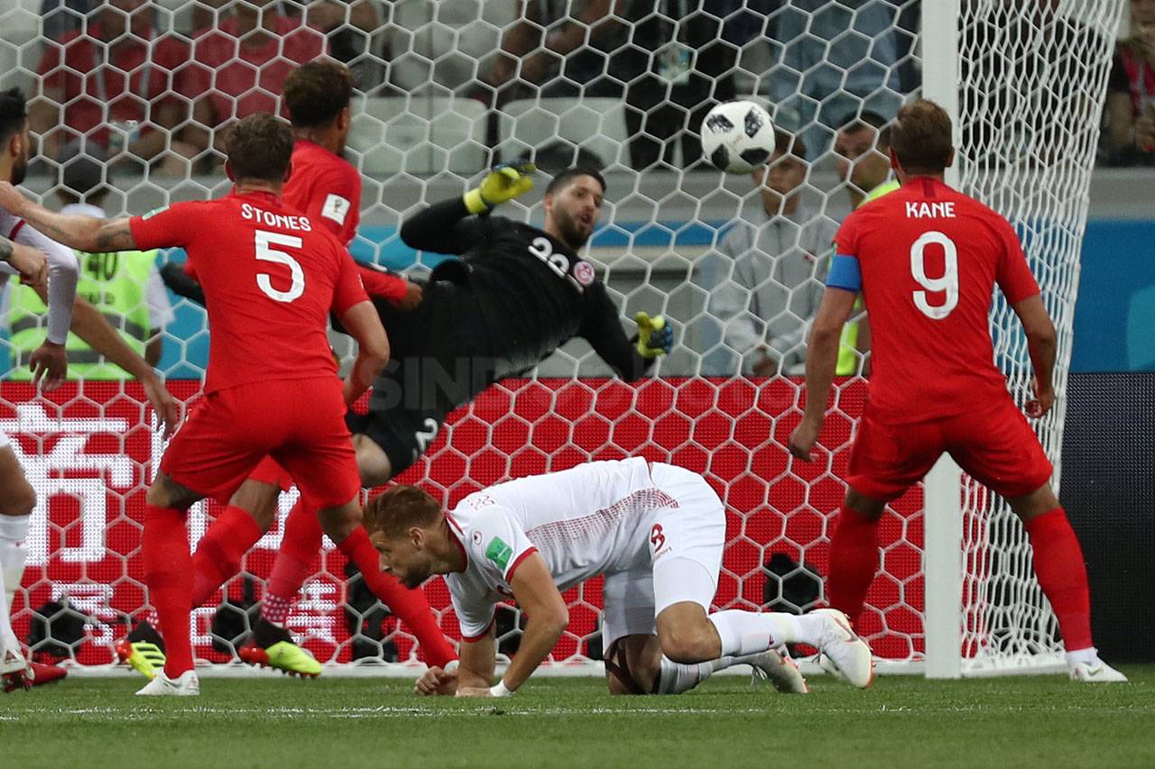 Sundulan Harry Kane...