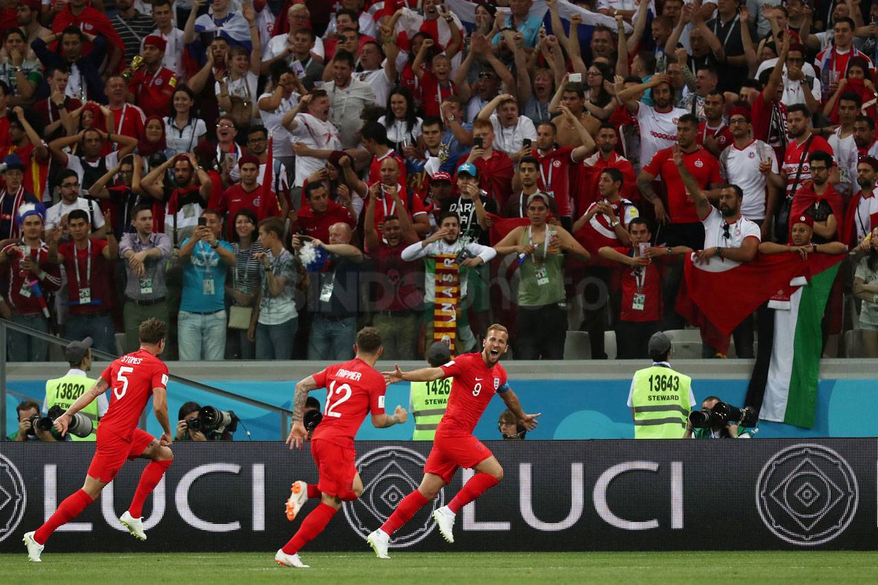 Sundulan Harry Kane...
